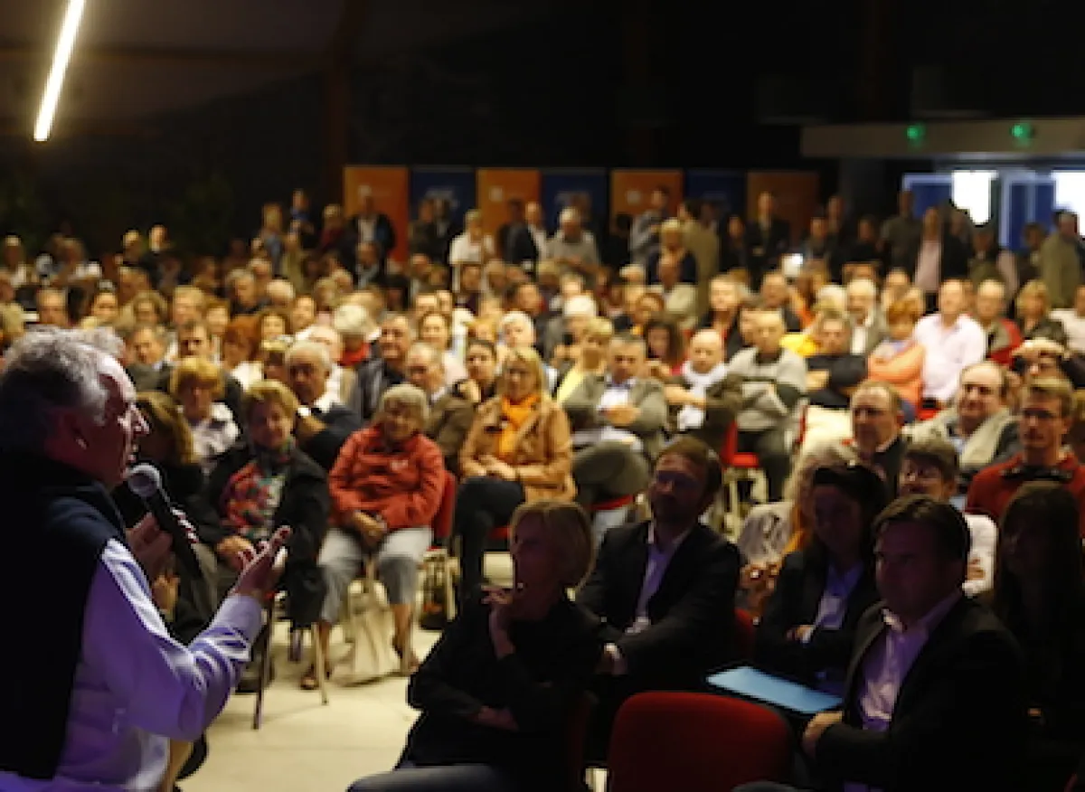 François_Bayrou-FB