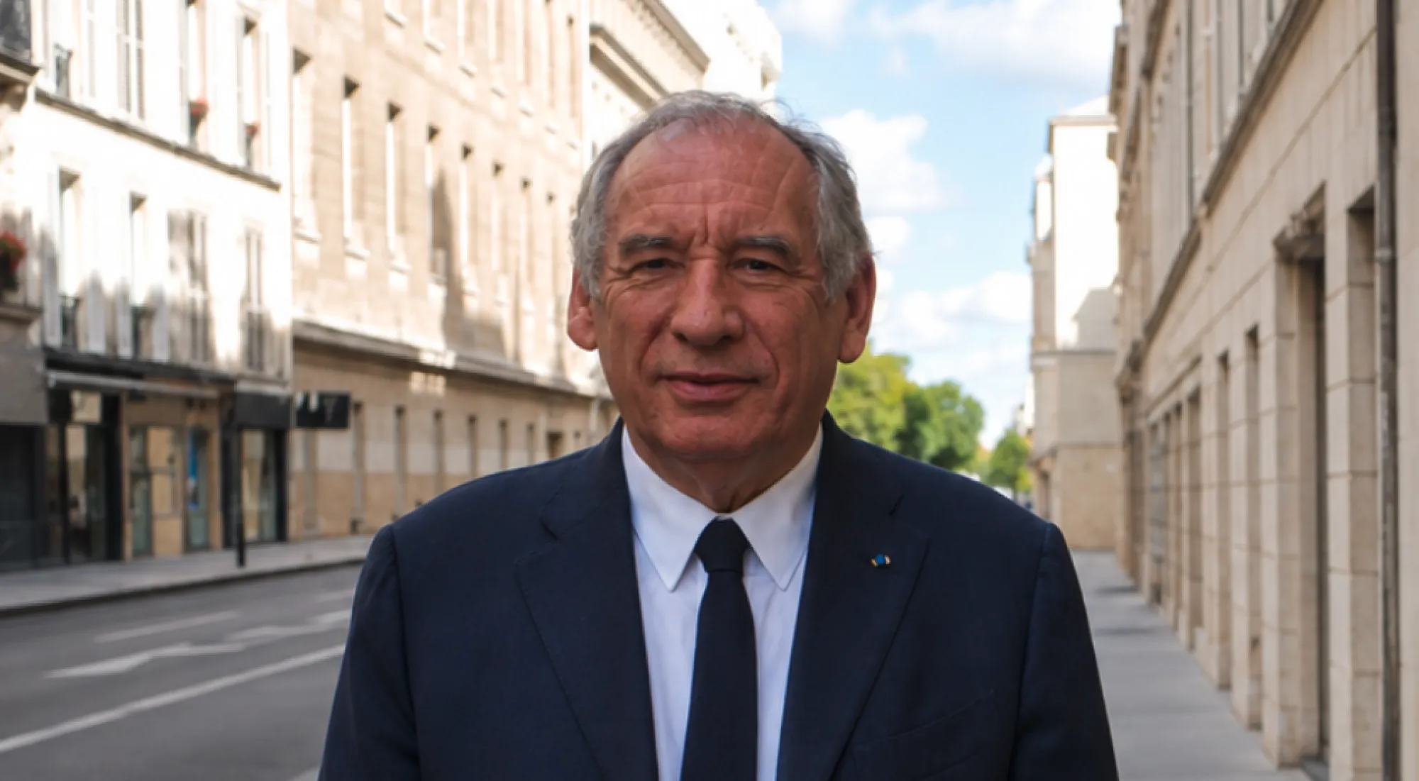 François Bayrou : « Je dis aux jeunes que c'est contre eux que le piège est dressé, le piège de la dette, de l'extrémisme et de la haine entre Français.&nbsp;»